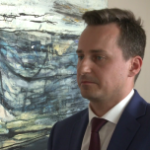 Przewalutowanie kredytów walutowych na koszt banków może naruszać konstytucję. Polsce grożą duże straty