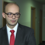 Słaby rok dla polskiego rynku akcji. W ciągu ostatnich 12 miesięcy WIG20 stracił ponad 18 procent