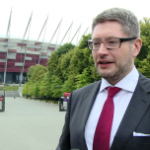 Kolejny wielki mariaż sportu i motoryzacji. Grzegorz Krychowiak został twarzą hybrydowej Toyoty RAV4