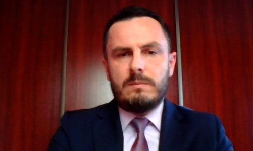 Sanepid przeprowadza nawet 1300 kontroli dziennie w otwartych placówkach gastronomicznych. Tymczasem sądy uchylają kary za łamanie obostrzeń