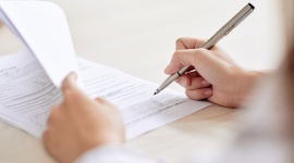 Nie tylko kompetencje, czyli na co zwrócić uwagę przy wyborze biura rachunkowego IT i technologie, BIZNES - Decyzja o podjęciu współpracy z biurem rachunkowym to ważny krok w rozwoju firmy. Aby jednak przyniósł korzyści, przedsiębiorca musi wybrać takiego usługodawcę, który nie tylko spełni oczekiwania zlecającego, ale też wyprzedzi je, proponując nowości technologiczne i innowacje.