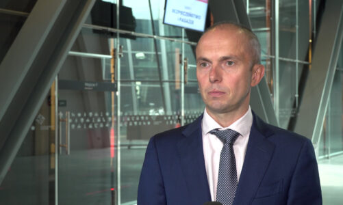 Lotnicze przewozy cargo popularniejsze niż przed pandemią. Przyczyniają się do tego transporty medyczne i rozwój e-handlu