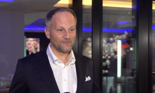 Ze względu na różnice w cenach surowce wtórne przegrywają z pierwotnymi. To powoduje problemy branży recyklingowej