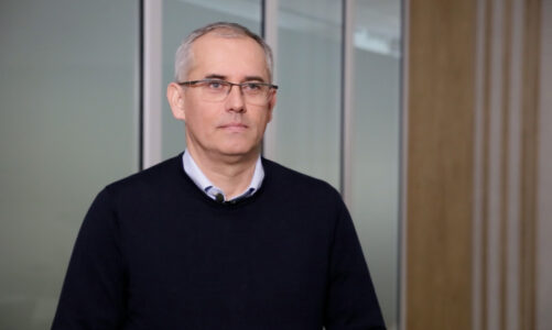 Infrastruktury ładowania elektryków przybywa w szybkim tempie. Inwestorzy jednak napotykają szereg barier