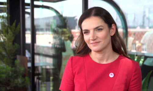 Polki coraz bardziej świadomie podchodzą do profilaktyki nowotworów piersi. Wciąż jednak blisko połowa się nie bada