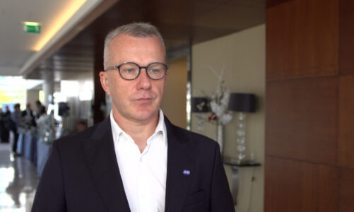 Rośnie liczba i wartość udzielonych konsumentom kredytów gotówkowych. Gorzej mają się kredyty ratalne oraz te udzielane firmom