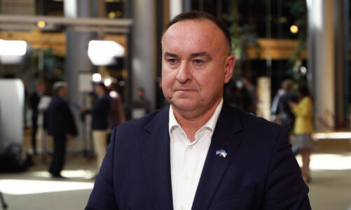 UE w 80 proc. technologicznie polega na innych krajach. Zależność cyfrowa od USA i Chin może być zagrożeniem dla bezpieczeństwa