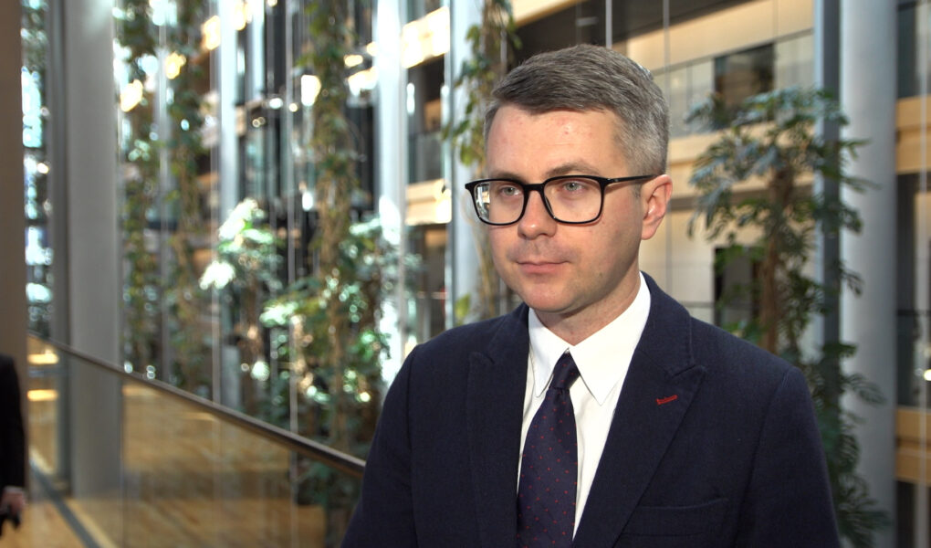 W UE trwa dyskusja o większej kontroli przesyłek e-commerce o wartości poniżej 150 euro. Zwolnienie z cła jest nadużywane