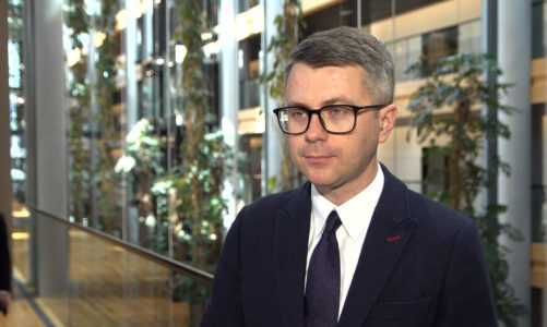 W UE trwa dyskusja o większej kontroli przesyłek e-commerce o wartości poniżej 150 euro. Zwolnienie z cła jest nadużywane