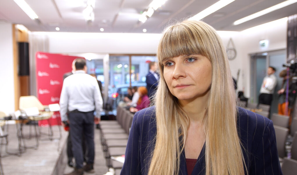 Nastolatkowie chcą mieć kontrolę nad publikacją wizerunku online. Dziś rodzice i nauczyciele robią to często bez ich zgody